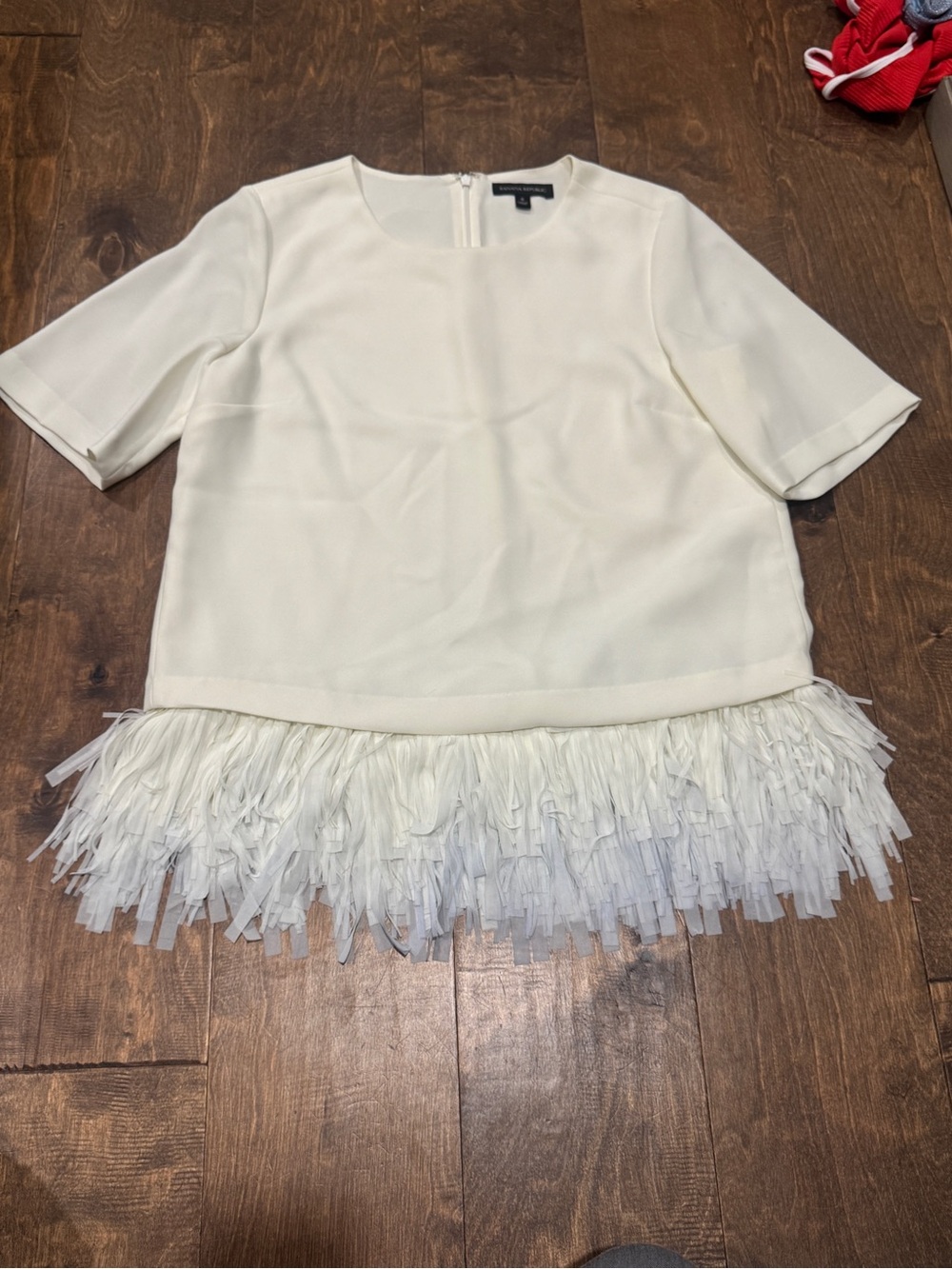 Banana Republic Cream Short Sleeve Top with Feather Fringe Hem